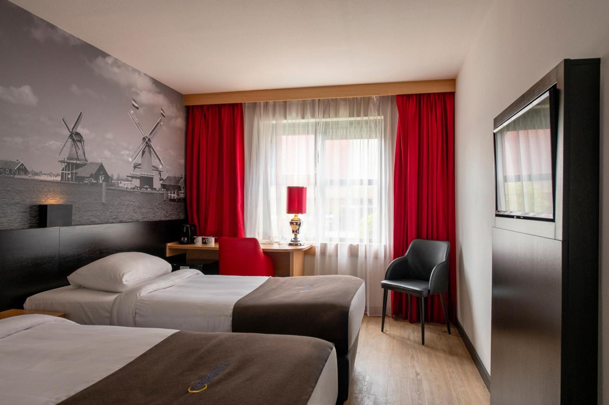 Bastion Hotel Zaandam Bagian luar foto